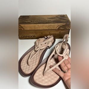 Camore Size 7 Sandals Womans Cameo thong sling back.